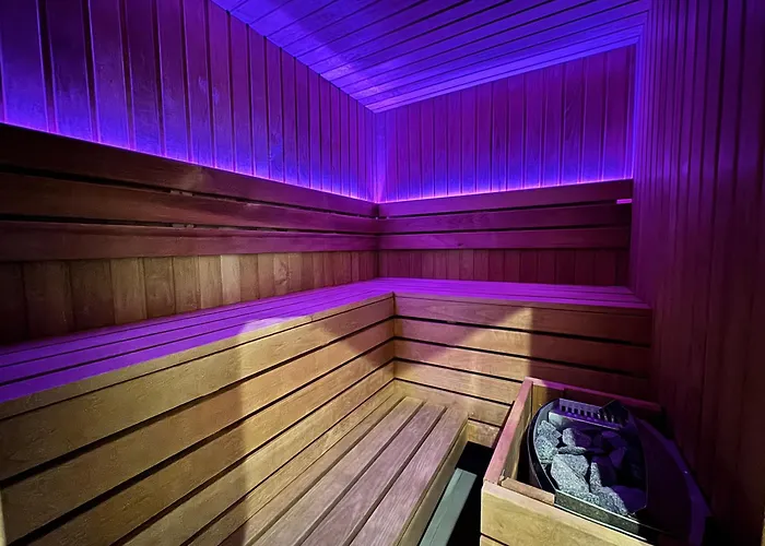 Apartment Chmielna 63 Old Town I River View Balcony I Pool - Comfy